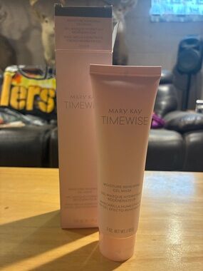 Mary Kay TimeWise Moisture Renewing Gel Mask - Light Pink